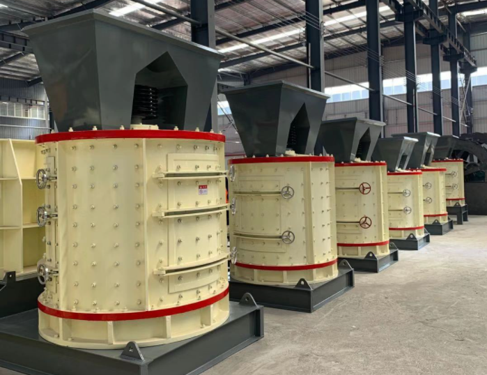 來河南環(huán)球重工選購復(fù)合破碎機(jī)，享報(bào)價(jià)生產(chǎn)一條龍服務(wù)！